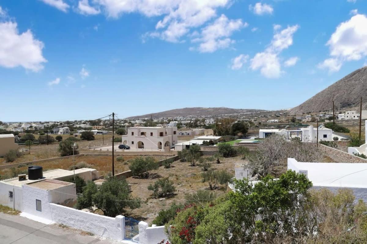 Santorini Seaside Retreat - Flora'S Summer Escape เปริสซา ภายนอก รูปภาพ