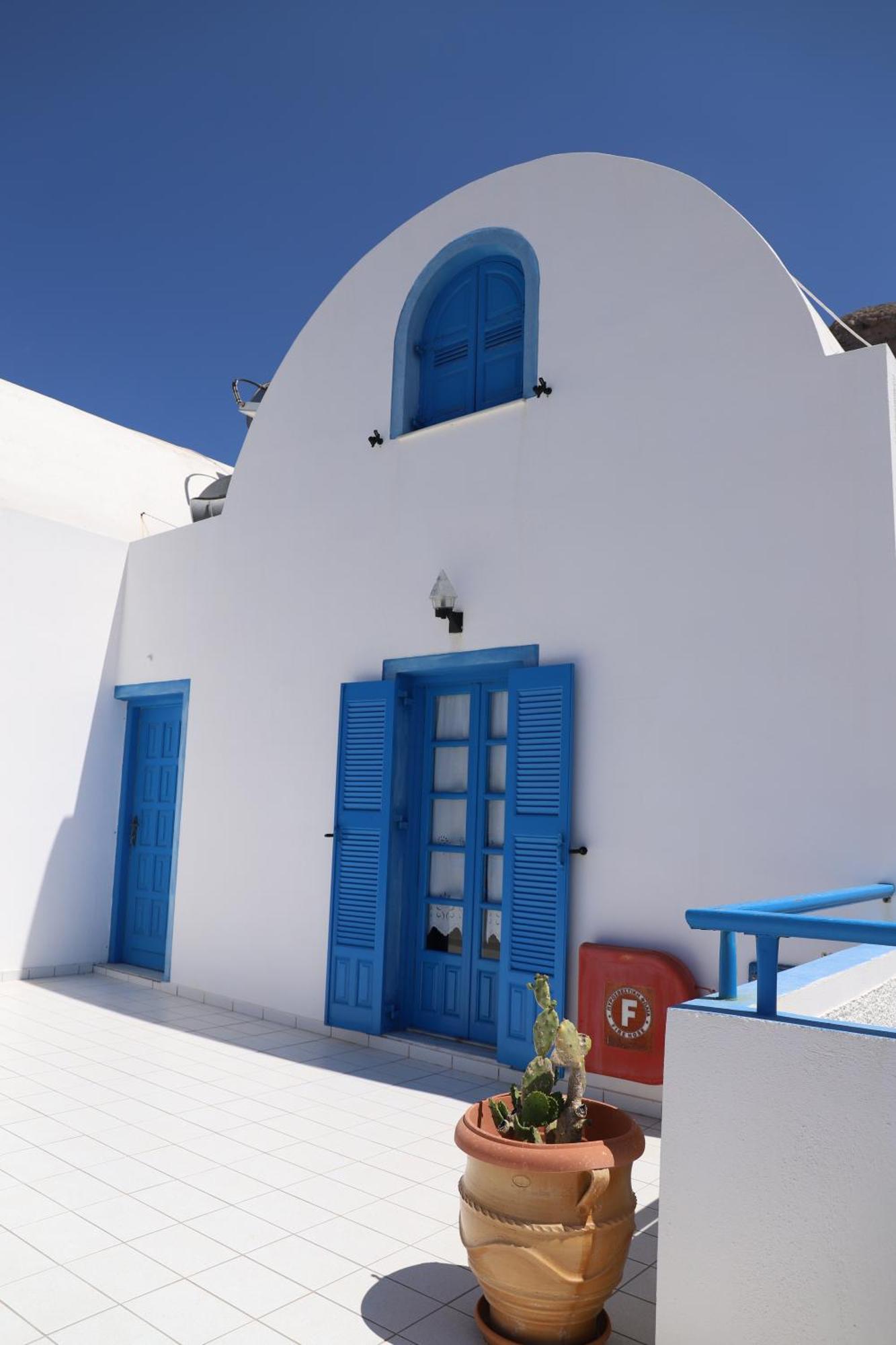 Santorini Seaside Retreat - Flora'S Summer Escape เปริสซา ภายนอก รูปภาพ